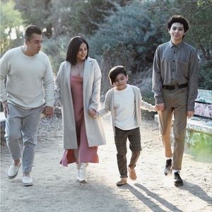 Zara coat, midi length soft fabric not picky, worn once, like new. No buttons.